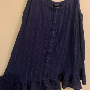 Torrid navy and silver striped flowy top